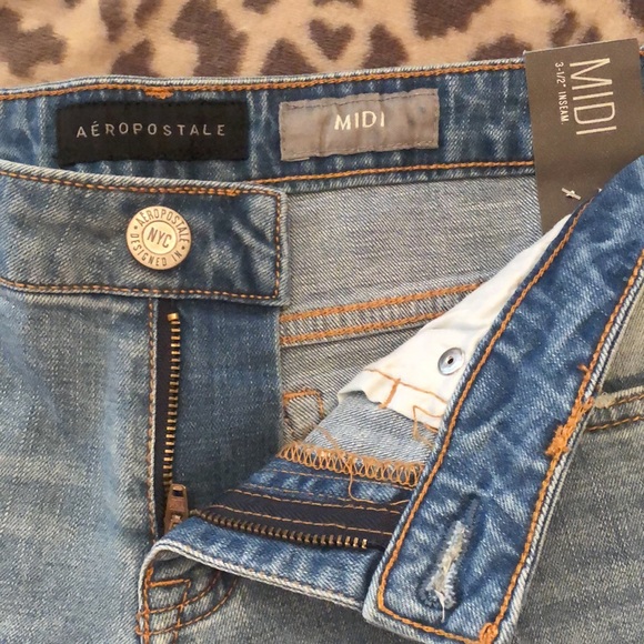 Aeropostale Light Blue Wash Midi Jean Shorts Size 4 - Picture 6 of 15